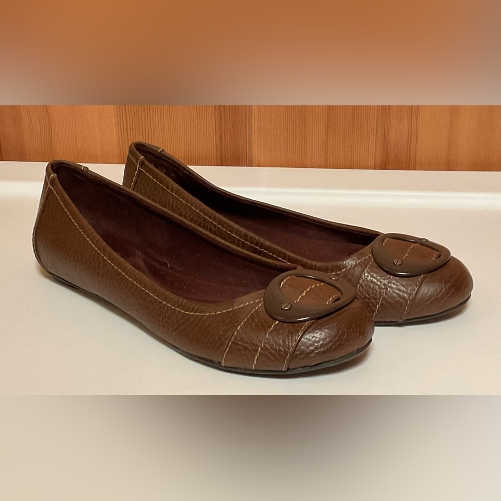 NWOT Dr. Scholl’s Faux Brown Suede Flats, size: 6 1/2